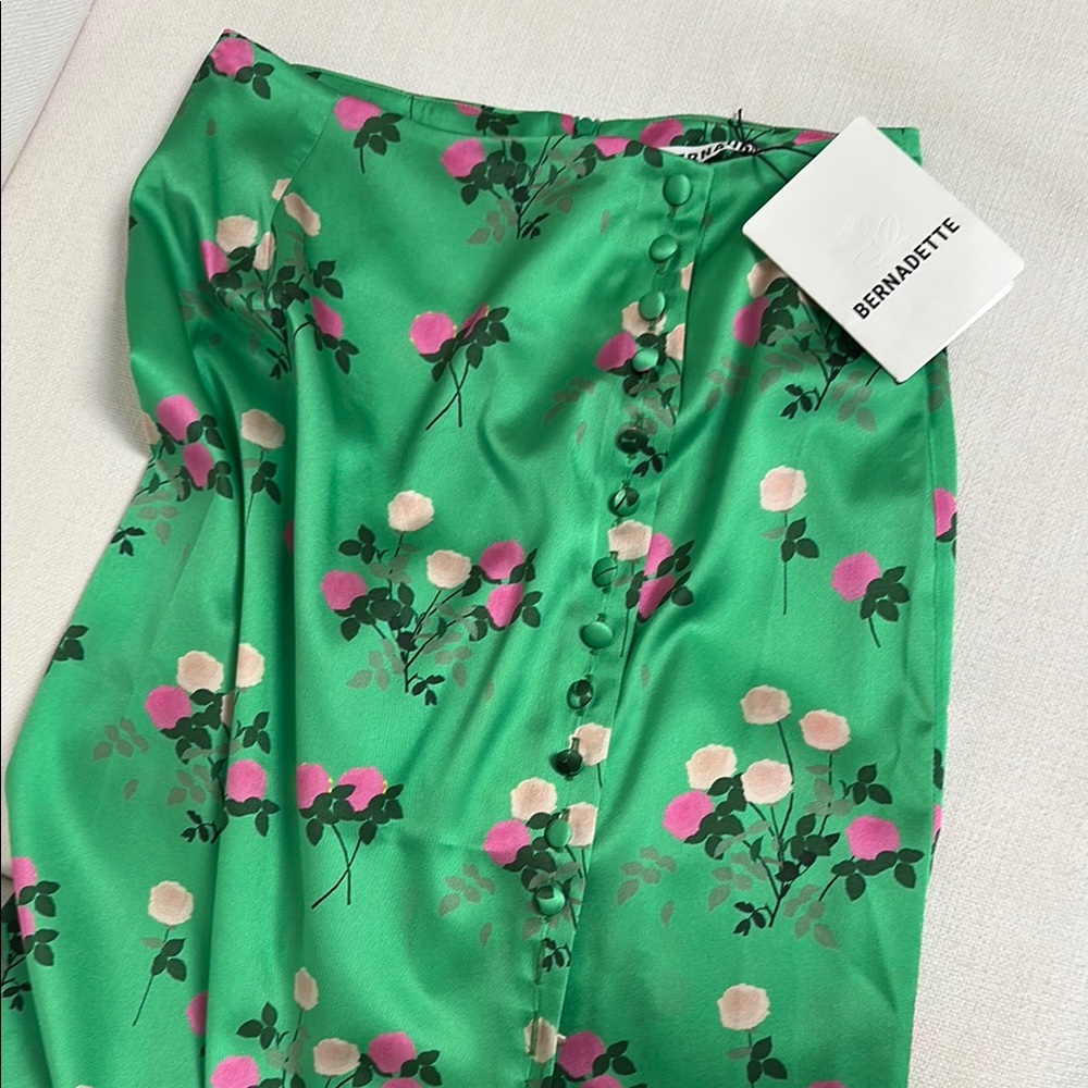 Embellished Green Maxi Silk Skirt for Casual Wear